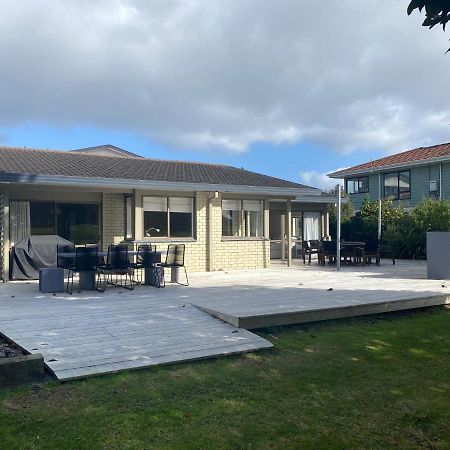 Villa Golfers Delight In Quiet Cul De Sac Mount Maunganui Exterior foto