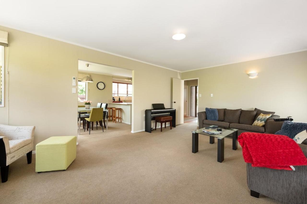 Villa Golfers Delight In Quiet Cul De Sac Mount Maunganui Exterior foto