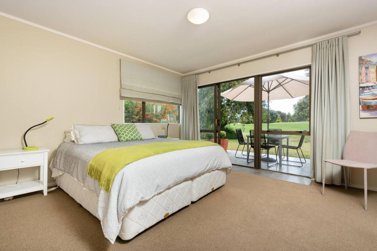 Villa Golfers Delight In Quiet Cul De Sac Mount Maunganui Exterior foto